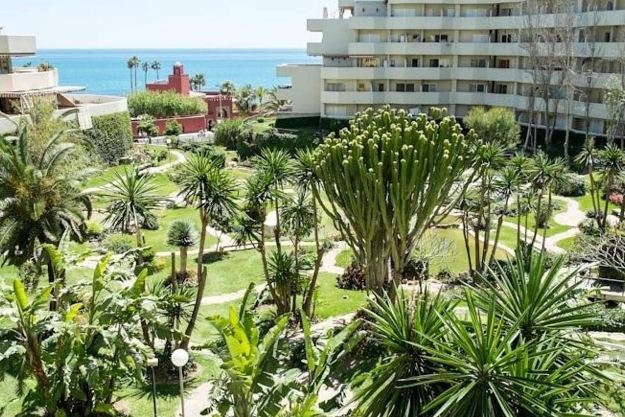 Large Side Sea View Benalbeach Apartment
