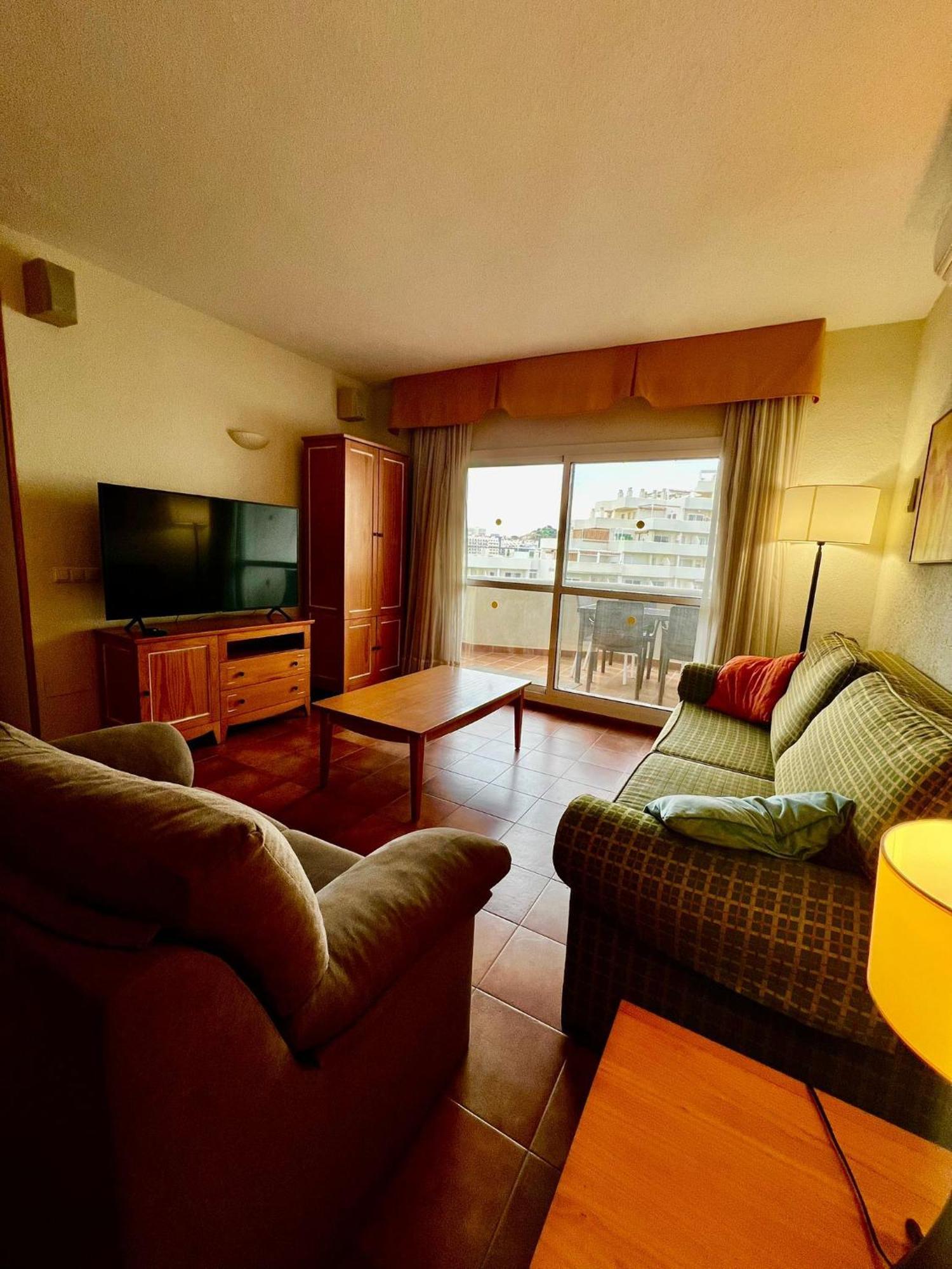 Large Side Sea View Benalbeach Apartment